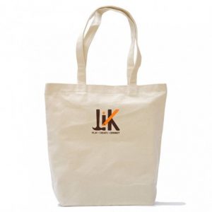 Bên cạnh những yếu tố trên, giá thành cũng là yếu tố được quan tâm hàng đầu nếu bạn đọc muốn có được một dịch vụ chất lượng nhất